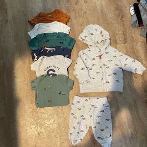 Dinosaur Baby Clothing Set with Hoodie and Pants